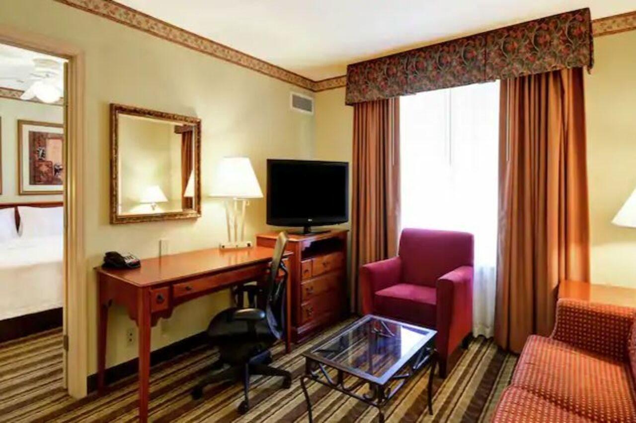 โฮมวู้ด สวีท บาย ฮิลตัน เชสเตอร์ Hotel ภายนอก รูปภาพ