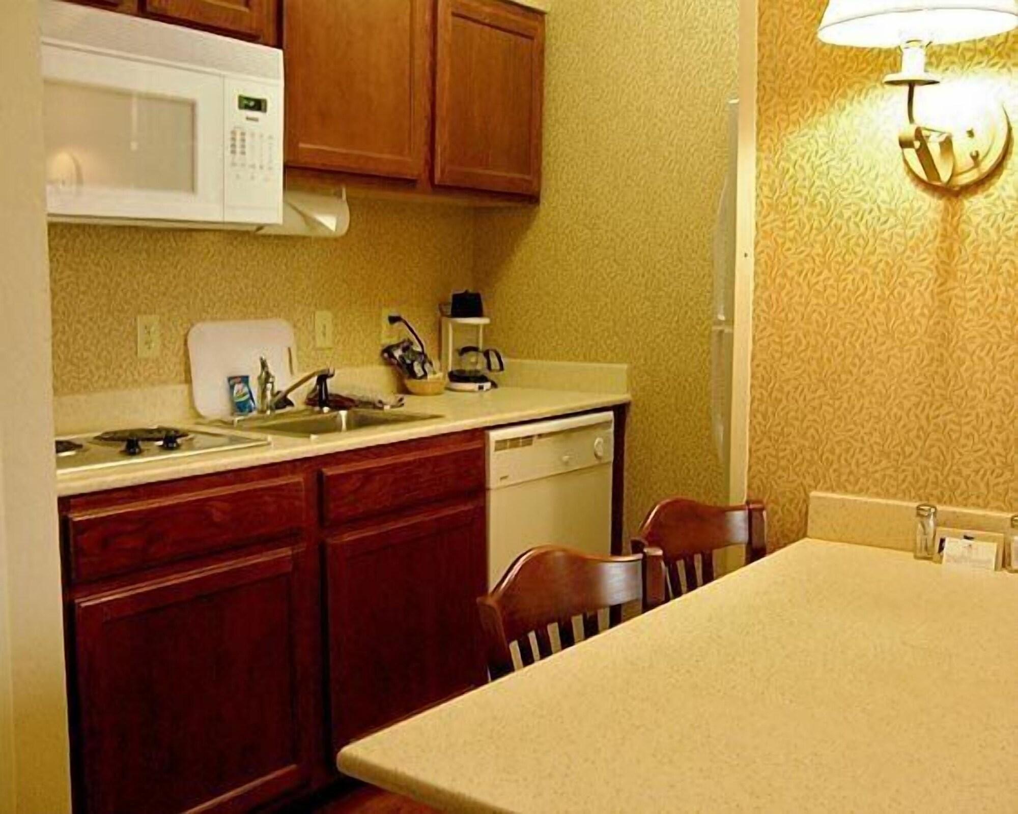 โฮมวู้ด สวีท บาย ฮิลตัน เชสเตอร์ Hotel ภายนอก รูปภาพ