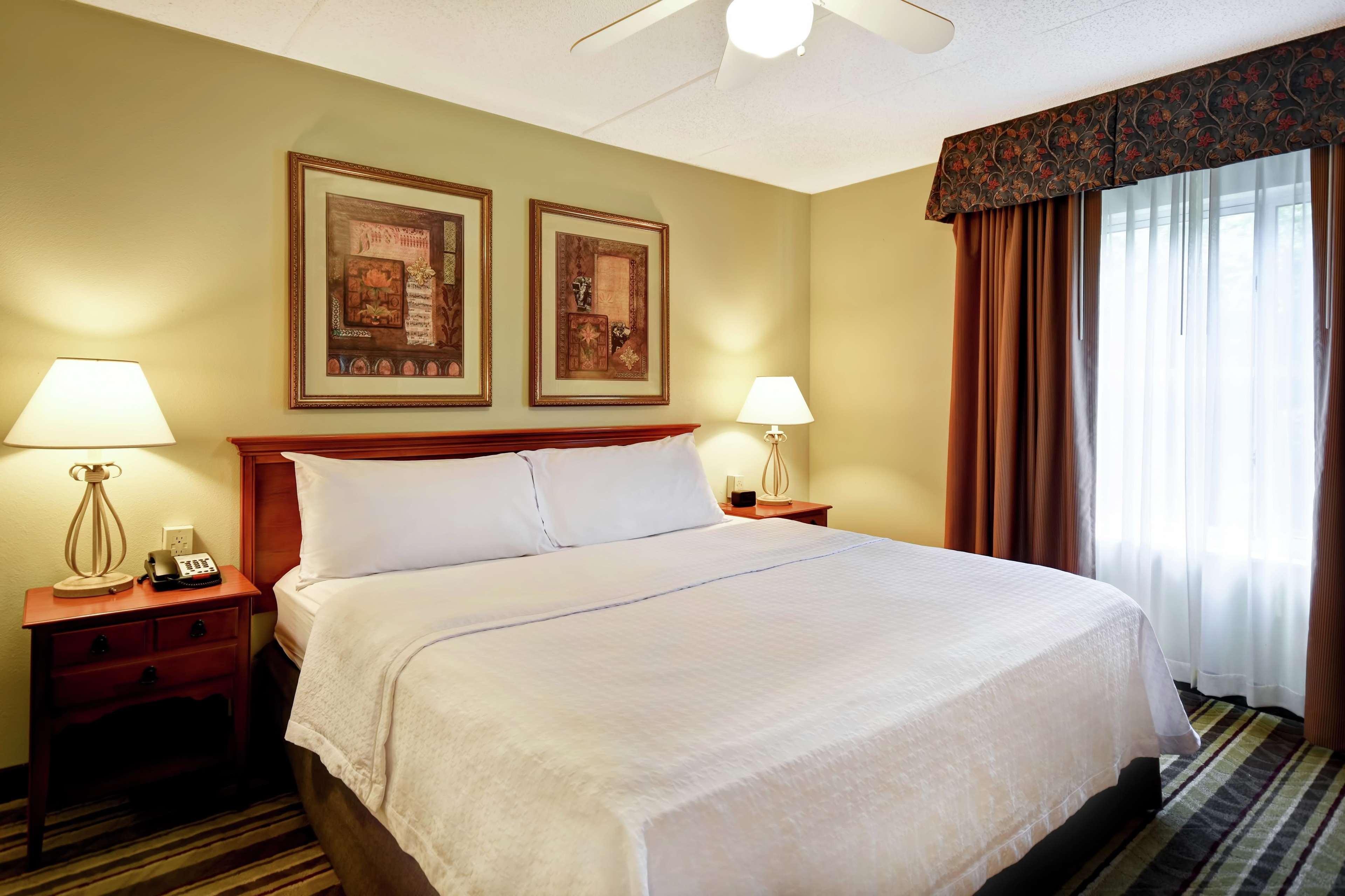 โฮมวู้ด สวีท บาย ฮิลตัน เชสเตอร์ Hotel ภายนอก รูปภาพ