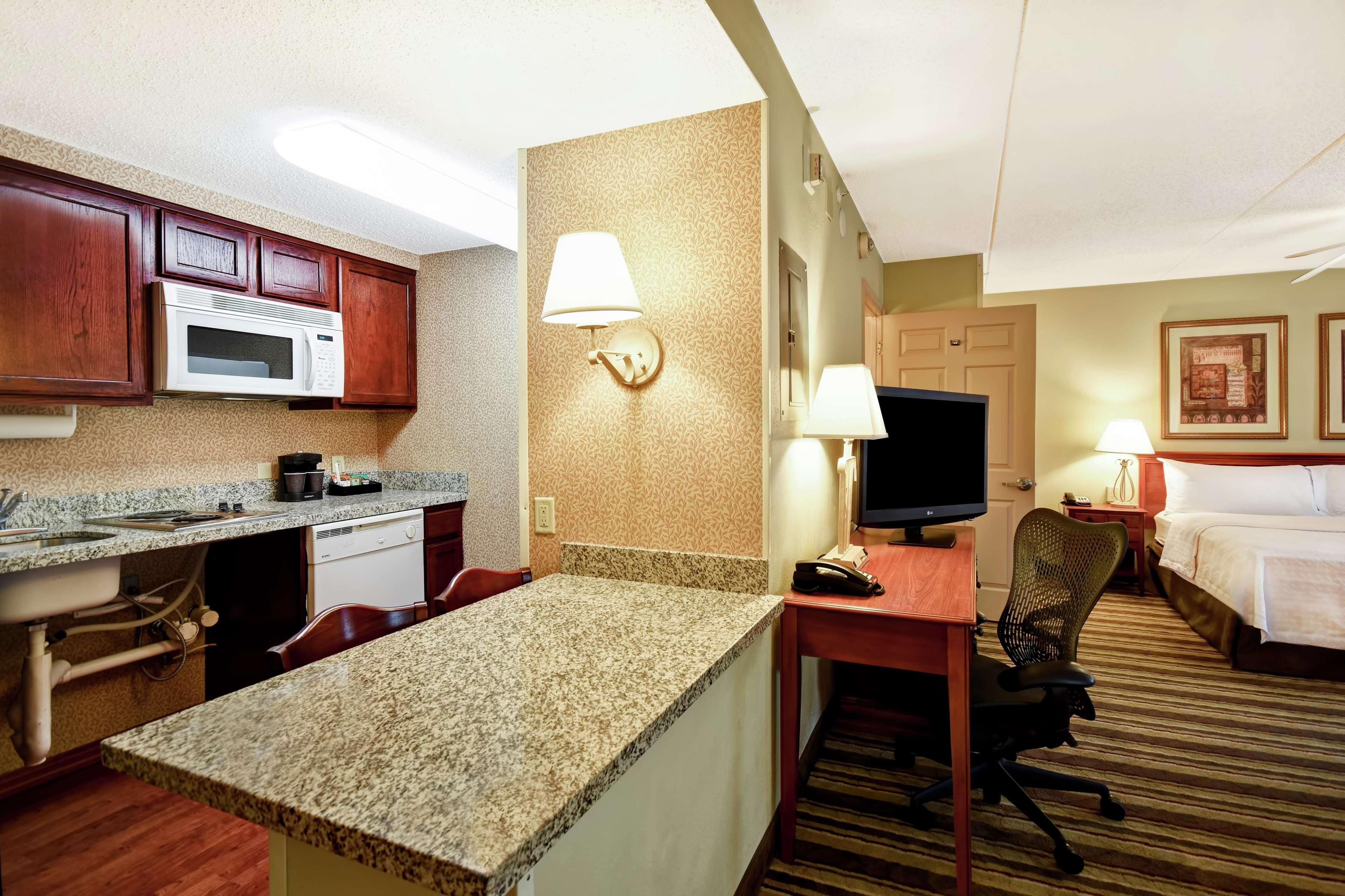 โฮมวู้ด สวีท บาย ฮิลตัน เชสเตอร์ Hotel ภายนอก รูปภาพ