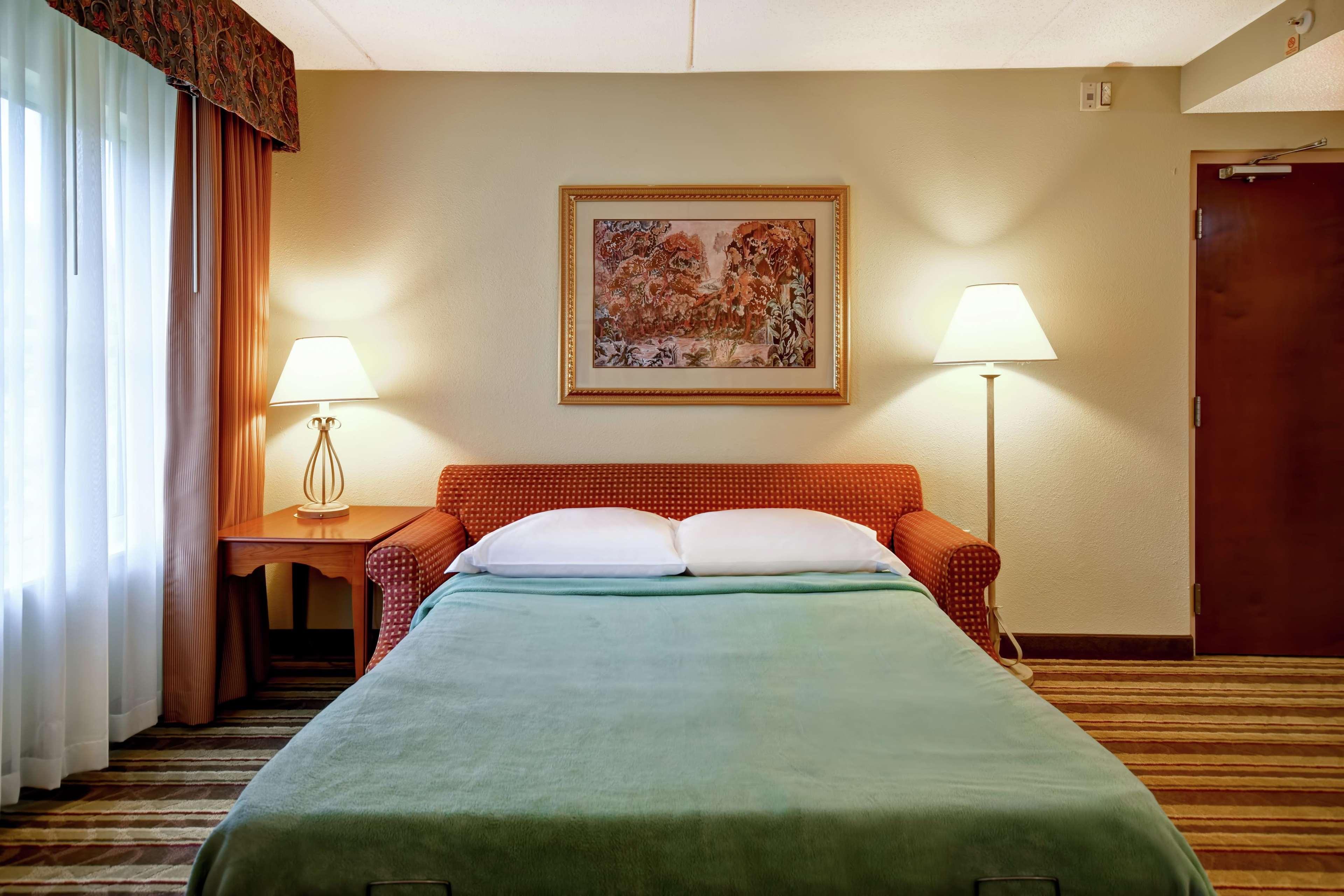 โฮมวู้ด สวีท บาย ฮิลตัน เชสเตอร์ Hotel ภายนอก รูปภาพ