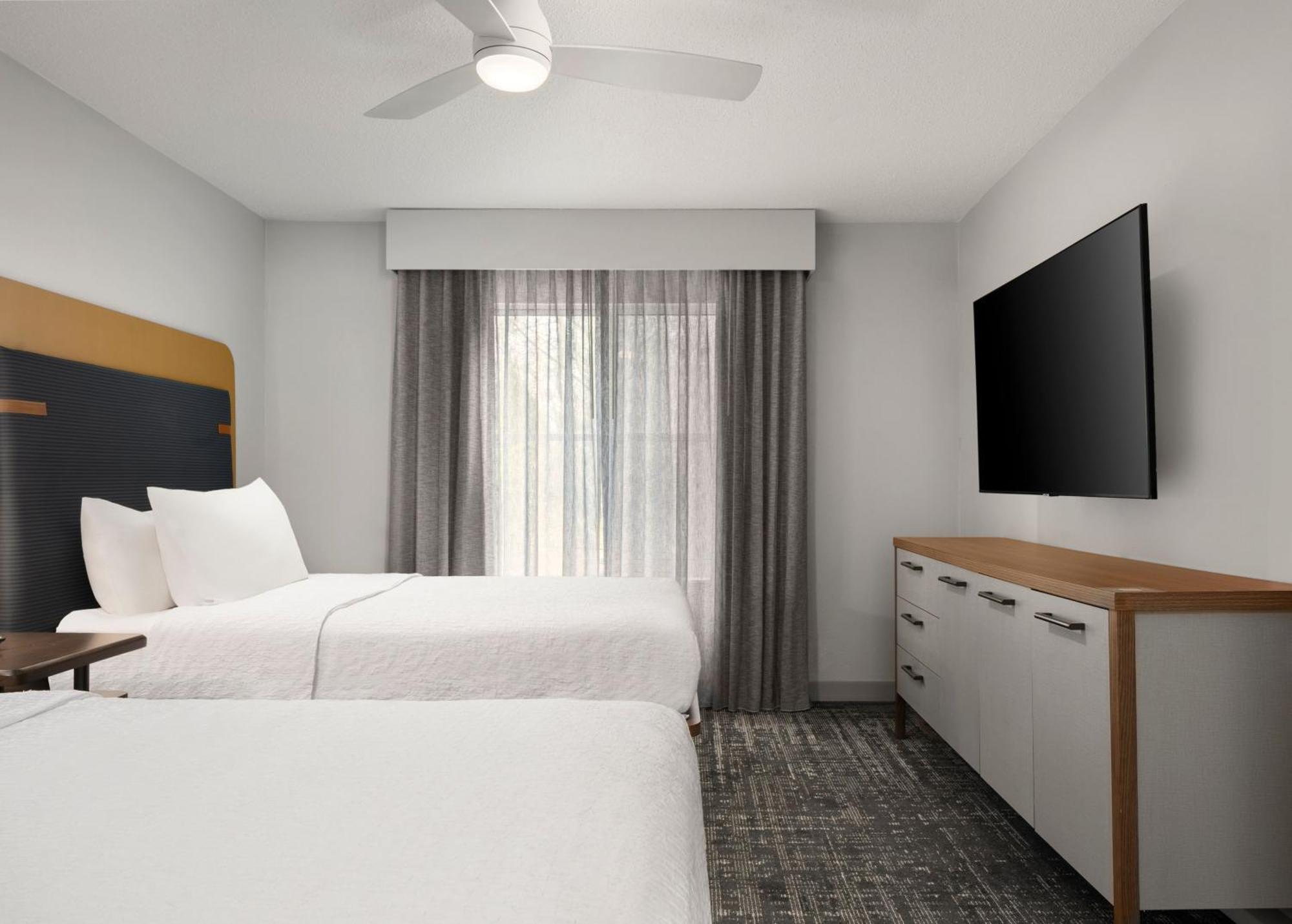 โฮมวู้ด สวีท บาย ฮิลตัน เชสเตอร์ Hotel ภายนอก รูปภาพ