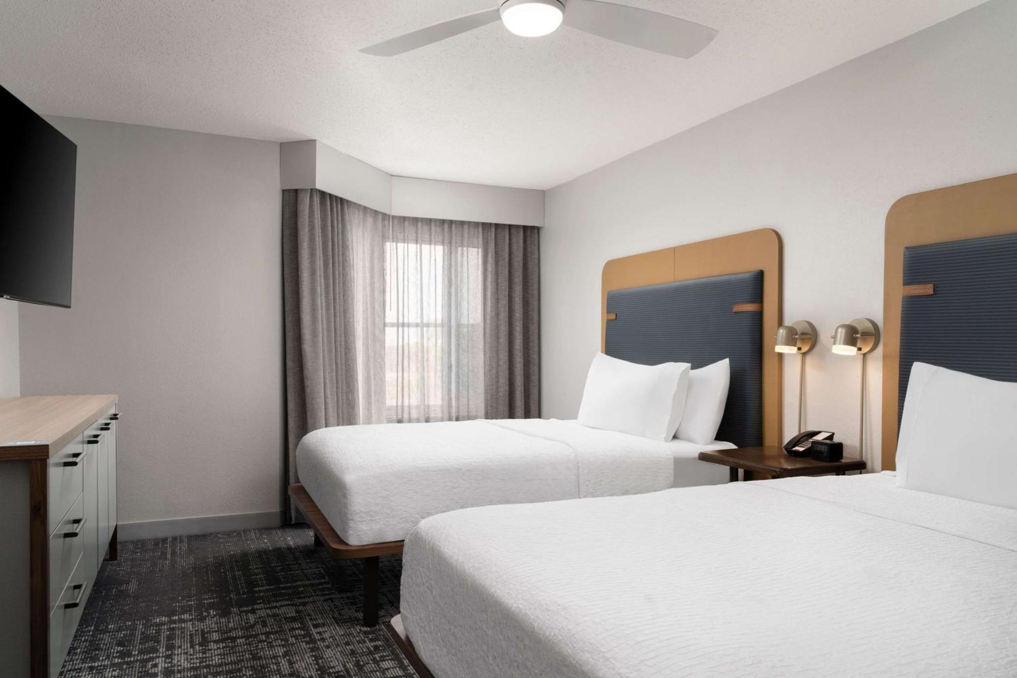 โฮมวู้ด สวีท บาย ฮิลตัน เชสเตอร์ Hotel ภายนอก รูปภาพ